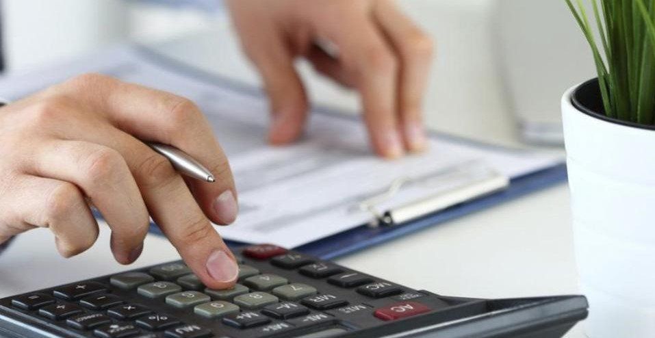 Créditos UVA: el Gobierno se reunirá este martes con los bancos para definir el aumento de las cuotas