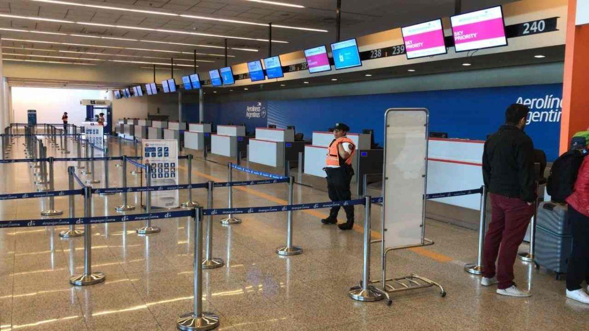 A24.com en Ezeiza: creen que cuando se normalice la actividad el clima se va a complicar aún más