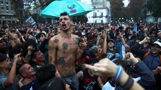 Último adiós al Indio Solari: fanáticos de todo el país empiezan a llegar a Avellaneda