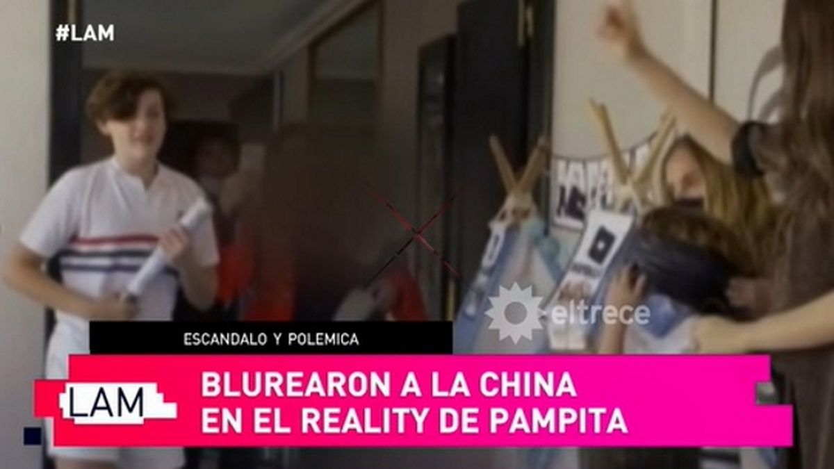 La China Suárez apareció blureada en uno de los capítulos del reality de Pampita. 