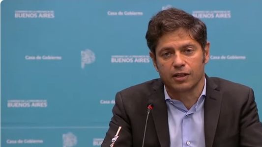 Video: Axel Kicillof tarareó una canción de Luis Miguel para criticar a Javier Milei