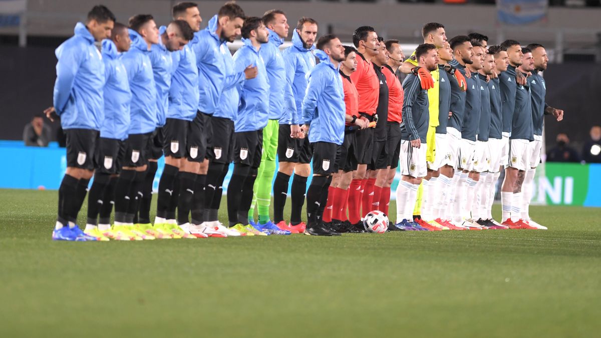 Los hinchas de la Selección Argentina ovacionaron a Diego Maradona.