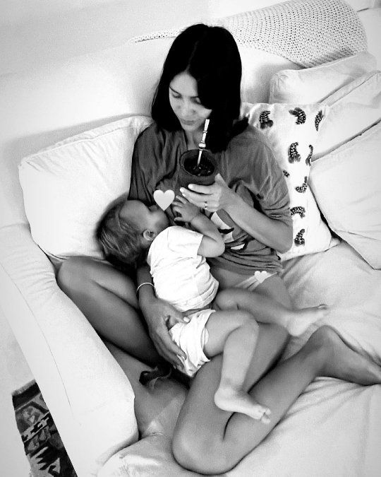 Zaira Nara publicó una foto amamantando y encendió el debate entre sus seguidores