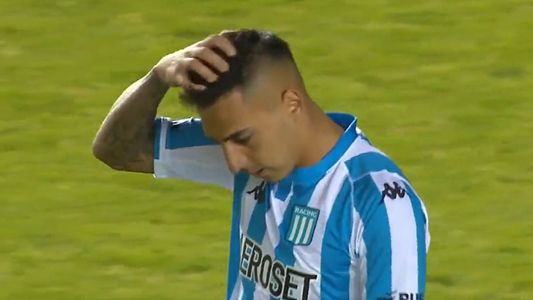 La mandó a las nubes: Javier Correa falló un penal en la derrota de Racing vs. Melgar