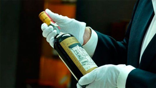 Récord mundial: subastan una botella de whisky en más de un millón de dólares