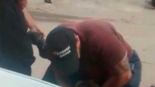 Impresionante video: Tiraron piedras a un patrullero para impedir una detención de un delincuente