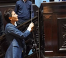 Mayra Mendoza respondió a las críticas por su pantalón de Boca y apuntó al fallo por la ley de Tierras