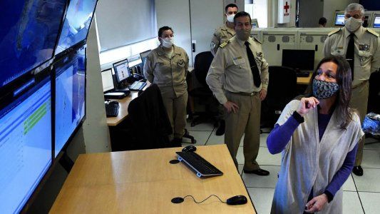 Prefectura ordenó a una mujer y sus hijos que bajen de un colectivo y Frederic intervino