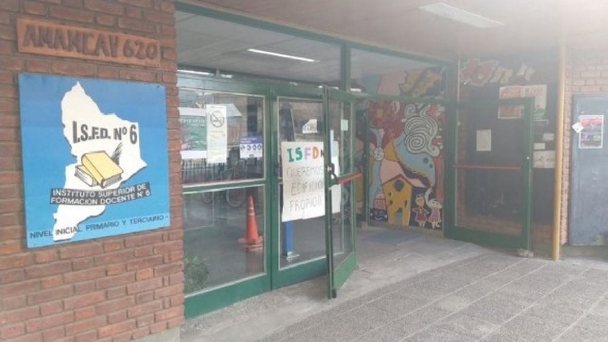 La Policía probó gases lacrimógenos al lado de una escuela: 70 alumnos intoxicados en Neuqén