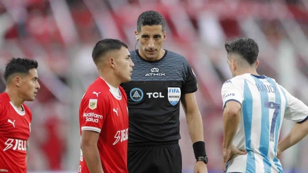 El árbitro del clásico de Avellaneda habló del polémico penal que le dio a Racing.&nbsp;