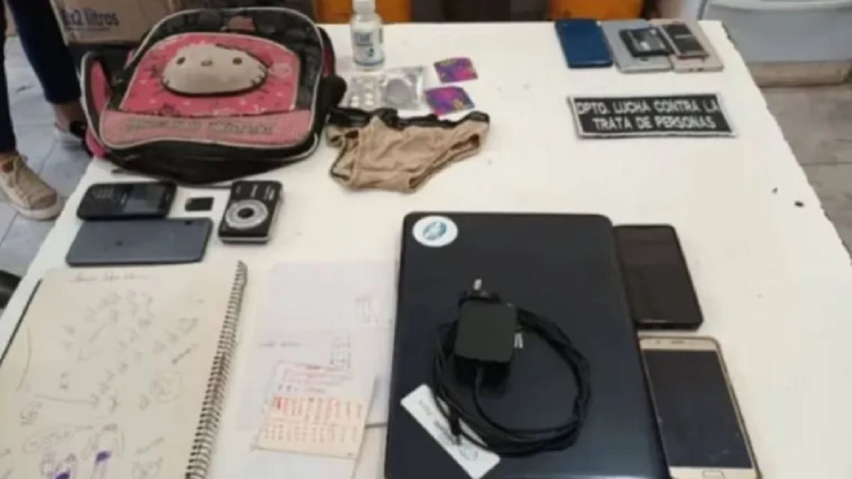 Abuso y trata. Parte de los elementos secuestrados. 