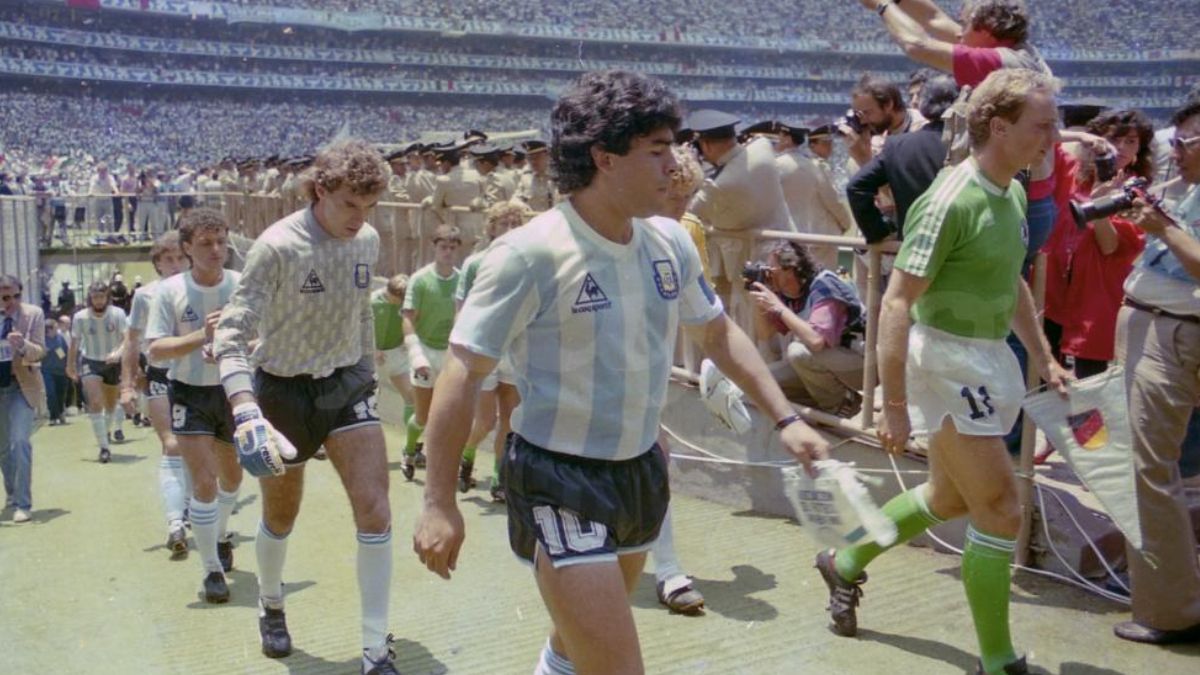 Diego Maradona estaba hecho un león y así jugó la gran final del mundo que lo lleva a la cima.