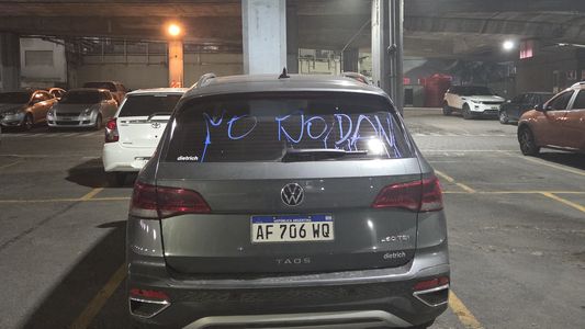 Fallo de la Corte: manifestantes kirchneristas destrozaron las instalaciones de TN y El Trece