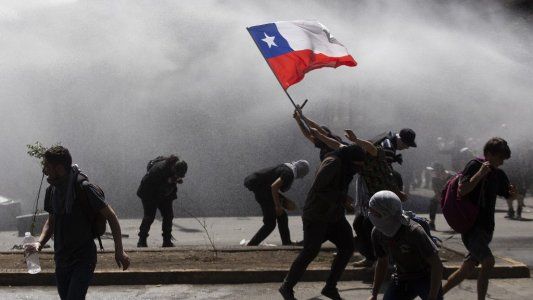 En Chile siguen las protestas e incidentes y Piñera convoca a la oposición
