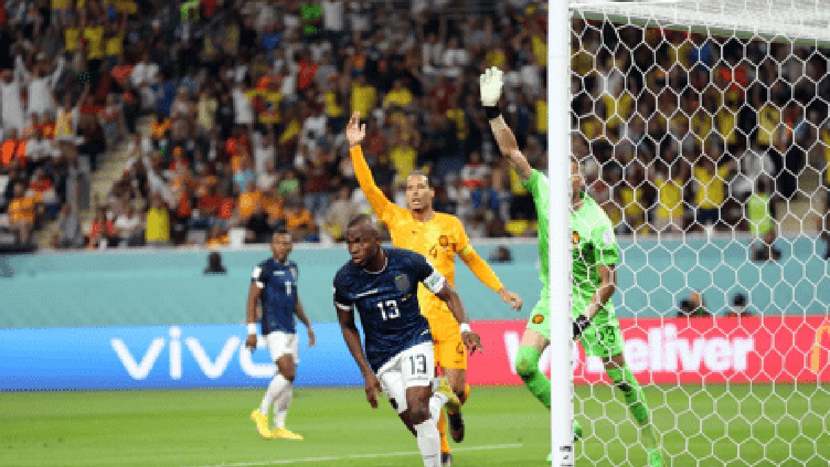 Enner Valencia celebra su conquista. Ya lleva tres goles en el Mundial (Foto: gentileza FIFA.com).