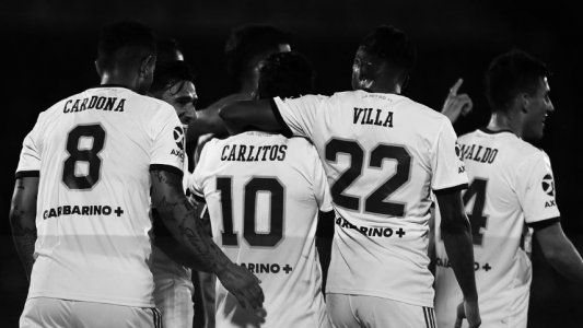 A paso firme: Boca fue de menor a mayor y le ganó 2-0 a Newells en Rosario, donde no triunfaba desde 2011