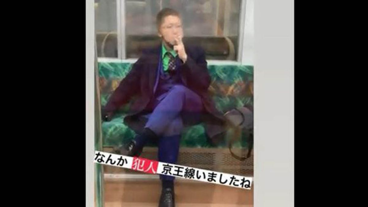 Kyota Hattori, de 24 a&ntilde;os, fue detenido tras atacar a pu&ntilde;aladas a varios pasajeros de un tren de Tokio, Jap&oacute;n. (Captura de video / Twitter).