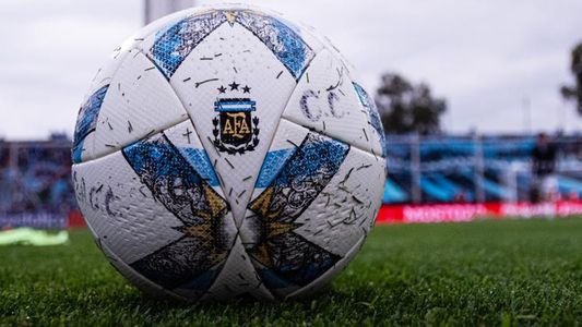 Lo mataron en una cancha por defender a su hijo: el crimen que sacude al fútbol argentino