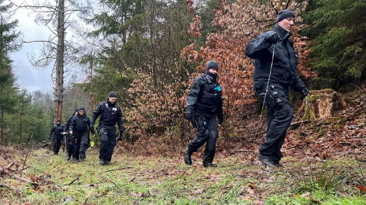 Tras una b&uacute;squeda policial masiva, la menor fue encontrada muerta a pu&ntilde;aladas el domingo en un bosque cerca de una antigua estaci&oacute;n de tren (Foto: REUTERS/Stephane Nitschke).