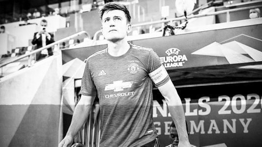 El capitán de Manchester United salió en libertad tras agredir a un policía en un bar de Grecia