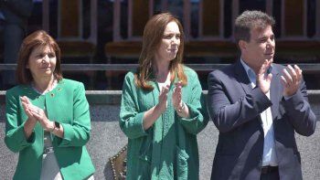 ¿Está todo bien?: Para frenar la polémica por el protocolo, Vidal se mostró con Bullrich en un acto policial