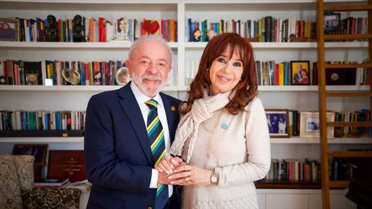 Tras la Cumbre del Mercosur, Lula visitó a Cristina Kirchner en su lugar de detención