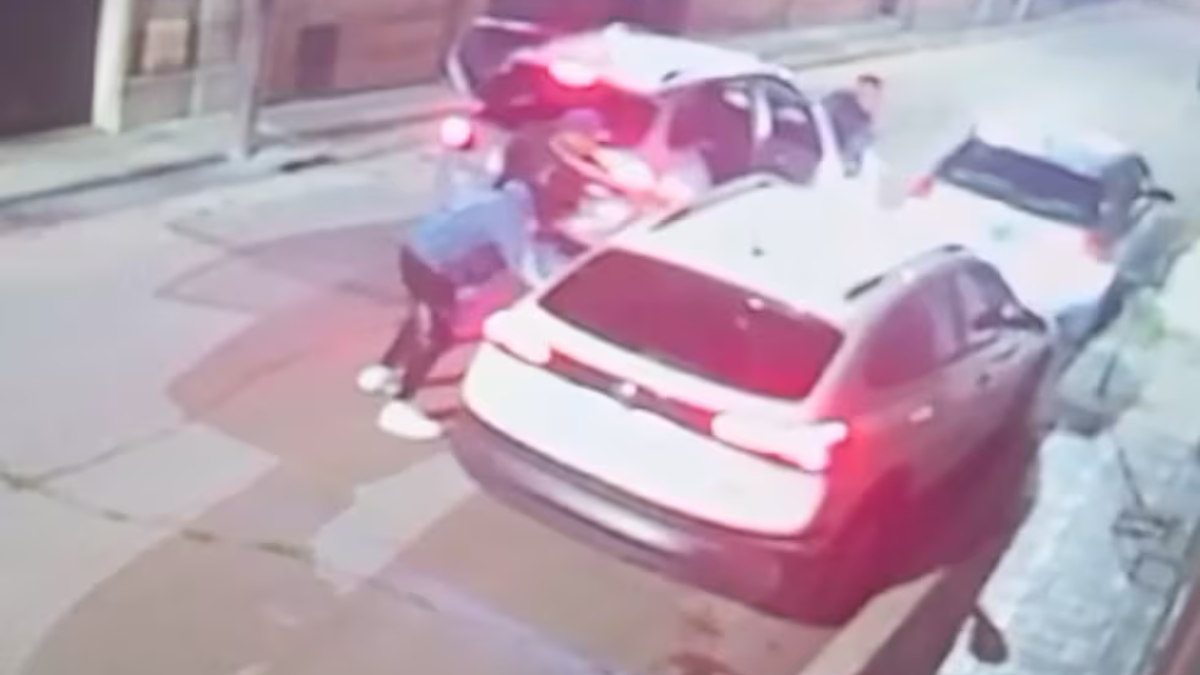 Un militar retirado mató a un delincuente que intentó robarle la camioneta
