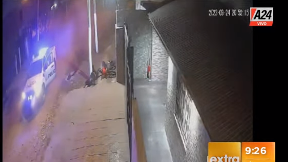 José C. Paz: el motochorro logró escapar tras forcejear con dos mujeres de la Policía Bonaerense (Foto: captura de video).