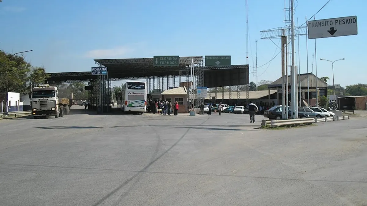 La Aduana secuestró vehículos de alta gama que intentaban ser pasados de contrabando a Paraguay (Foto: archivo)