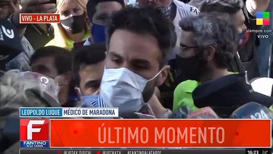 La palabra del médico de Diego Maradona: Está lúcido y de acuerdo con la operación