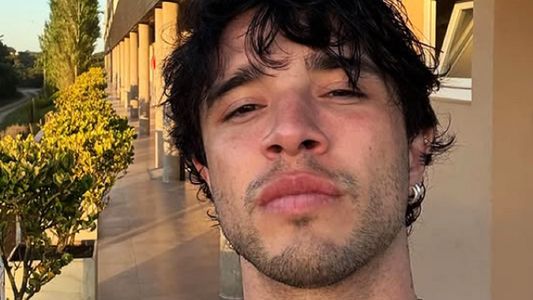 El alarmante video por el brote místico de Julián Serrano: Escuché el llamado de Dios