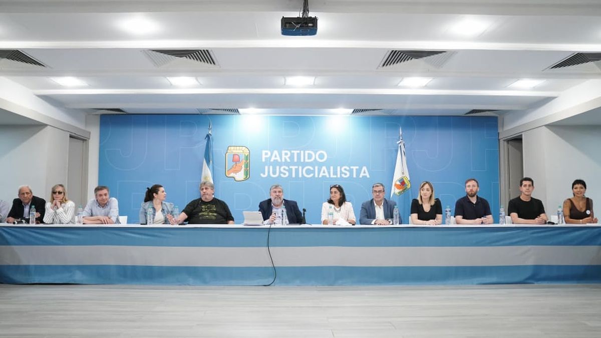 El PJ busca reorganizarse para intentar frenar la avalancha libertaria en el Congreso