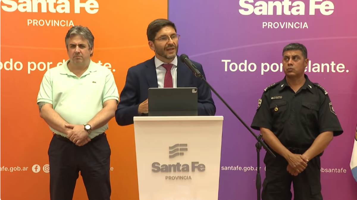 Pullaro anunció aumentos para las fuerzas de seguridad y se levantó el paro: Ningún policía va a percibir un sueldo menor a $1.350.000