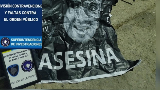 Afiches contra Cristina: detuvieron a tres personas y secuestraron una camioneta