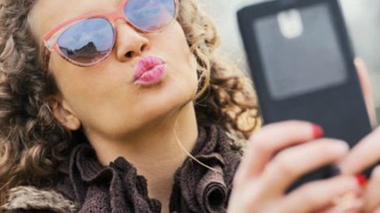 Las selfies aumentan el número de cirugías plásticas