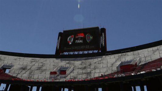 La final de la Copa Libertadores fue postergada y el martes habrá reunión en Paraguay