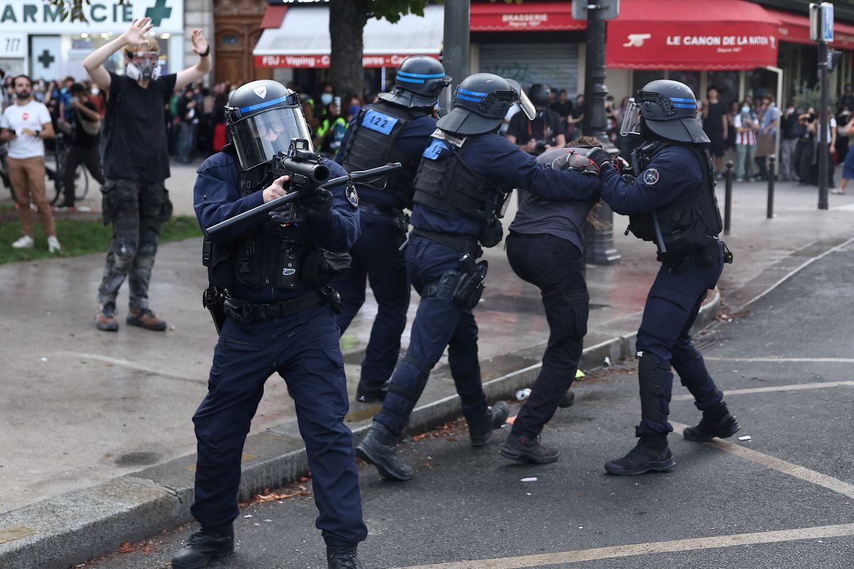 La protesta se desarrolla además en medio de una fuerte controversia por denuncias de presunta violencia policial contra menores de edad. (Foto: Reuters)