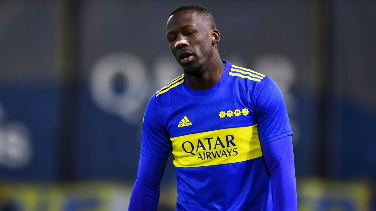 Luis Advíncula.