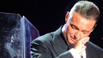 Luis Miguel se puso sentimental y lloró sobre el escenario