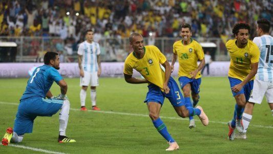 Déjà vu: Gremio le hizo a River un gol casi igual al que Brasil le anotó a Argentina en el último amistoso