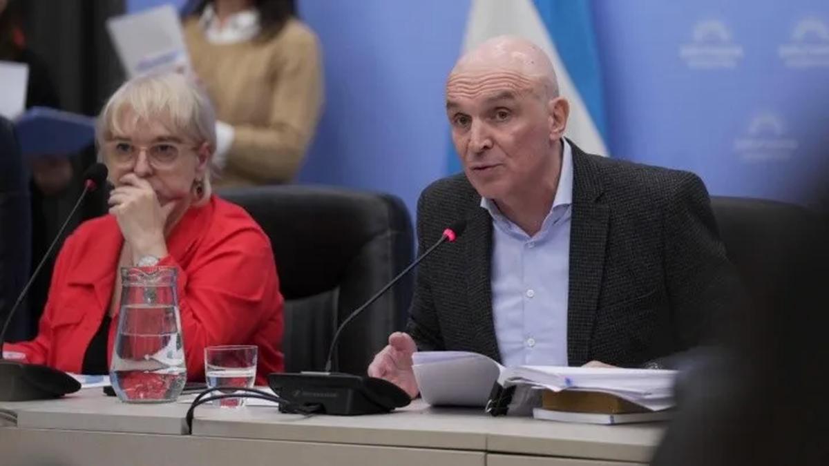 José Luis Espert en la comisión de Hacienda de la Cámara de Diputados. (Foto: Crónica)&nbsp;