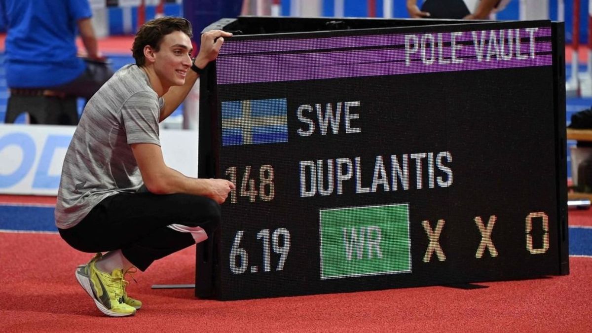 La alegría de Duplantis tras el récord.