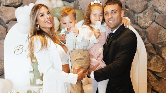 Las fotos más tiernas del bautismo de Theo, el hijo de Lautaro Martínez y Agustina Gandolfo