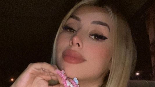 Tamara Báez estrenó casa con una diminuta microbikini que generó suspiros