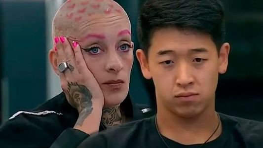 El fuerte palito de Furia al Chino en la lucha por salir de la placa de eliminación