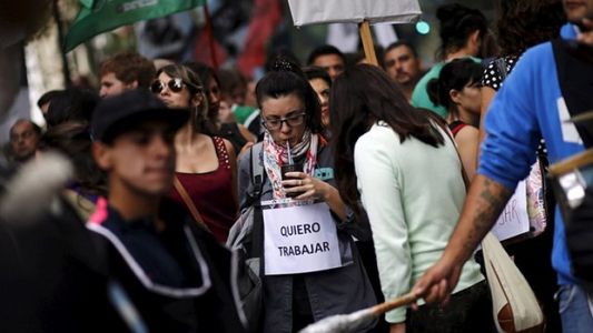 El desempleo bajó al 6,3% en el cuarto trimestre del 2022