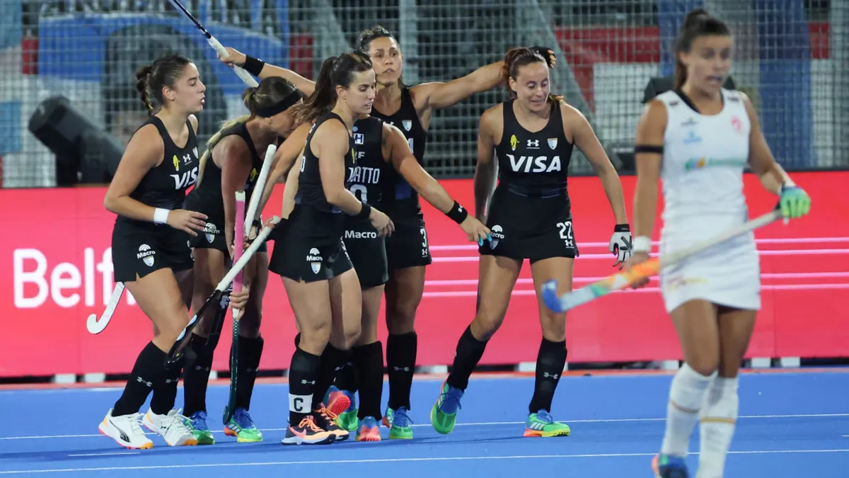 Las Leonas le ganaron 3-0 a España y se clasificaron a las semifinales del Mundial de hockey. (Foto: EFE)