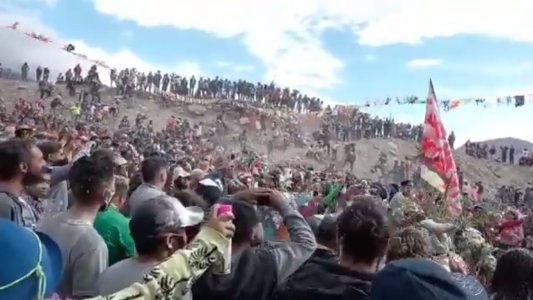 Carnaval en Jujuy: una multitud celebró sin barbijo ni distanciamiento social