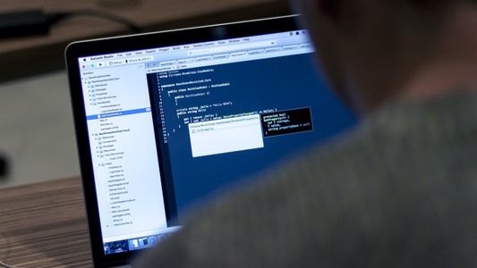 Argentina programa: cómo es el plan de capacitación que relanza el Gobierno con subsidios de $100 mil