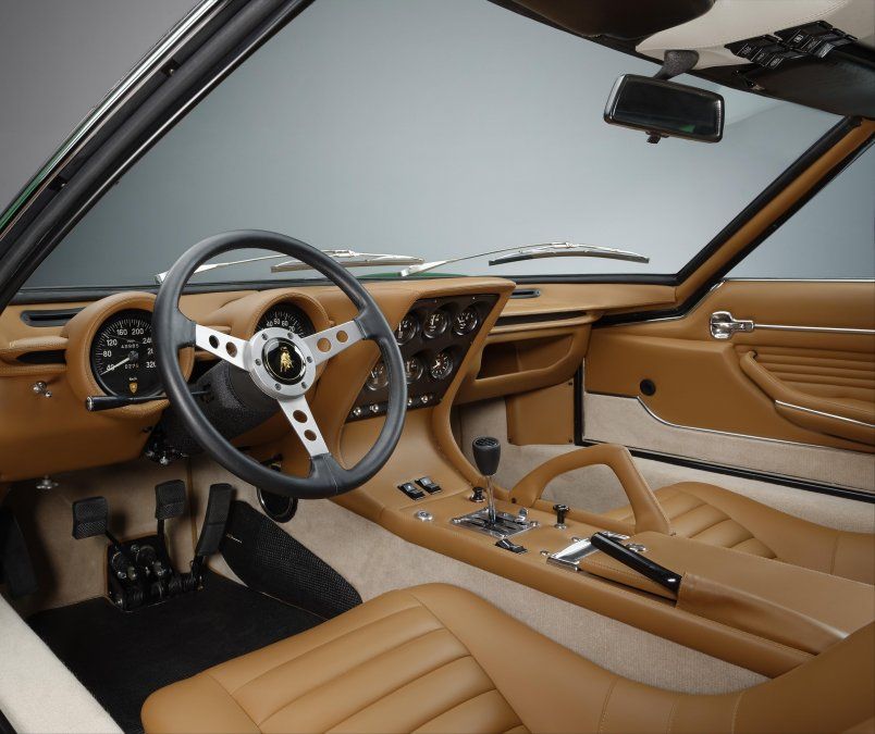 El interior del Lamborghini MiuraSV tiene mejores acabados y un aspecto más moderno que el de las versiones anteriores